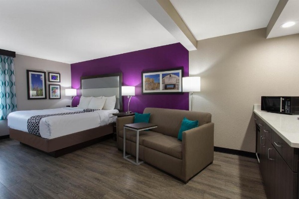 La Quinta Inn & Suites by Wyndham Effingham image 10
