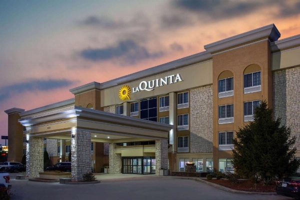 La Quinta Inn & Suites by Wyndham Effingham image 14