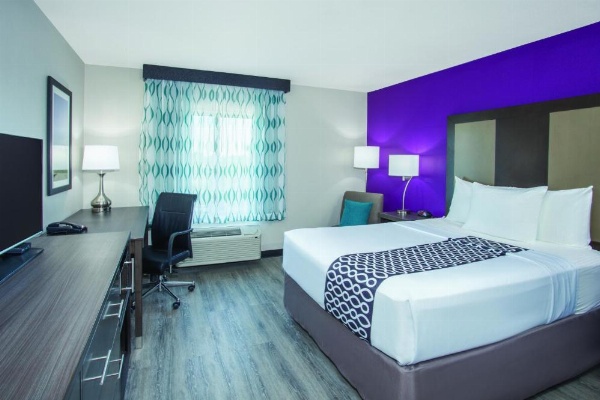 La Quinta Inn & Suites by Wyndham Effingham image 18