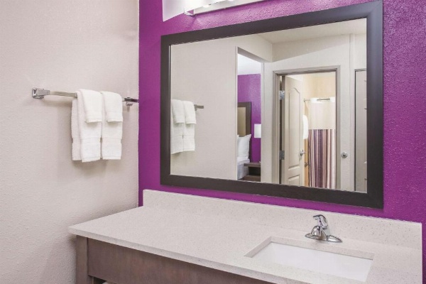La Quinta Inn & Suites by Wyndham Effingham image 20