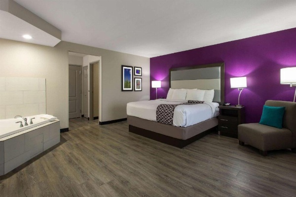 La Quinta Inn & Suites by Wyndham Effingham image 23