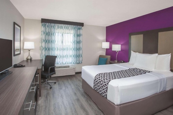La Quinta Inn & Suites by Wyndham Effingham image 28